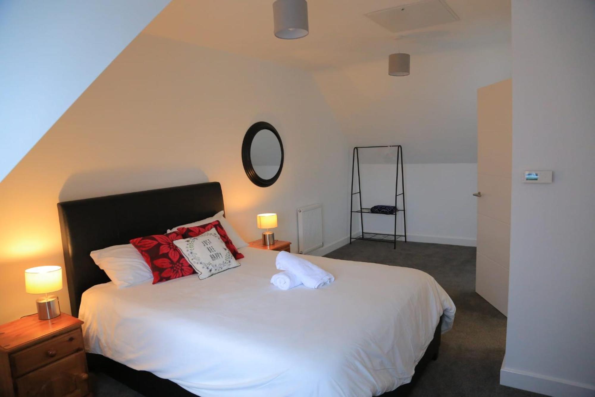 Beautiful New Family Home Leeds  Room photo